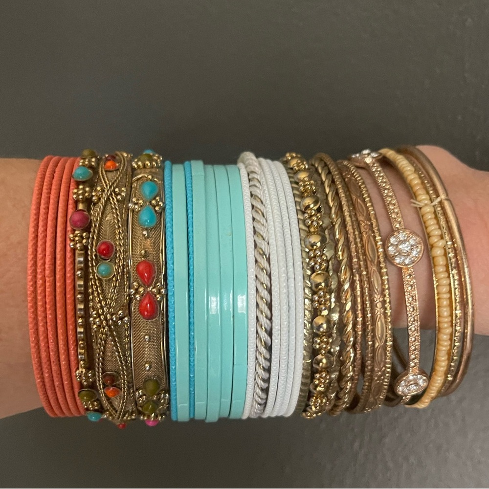 Lot of 33 bangle bracelets orange white turquoise gold
